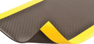 notrax 417 bubble sof-tred™ with dyna-shield® 3' x 12' x 1/2" anti fatigue mat, slip resistant bubble textured surface, ideal for industrial and commercial workplaces, black/yellow, 417s0312by