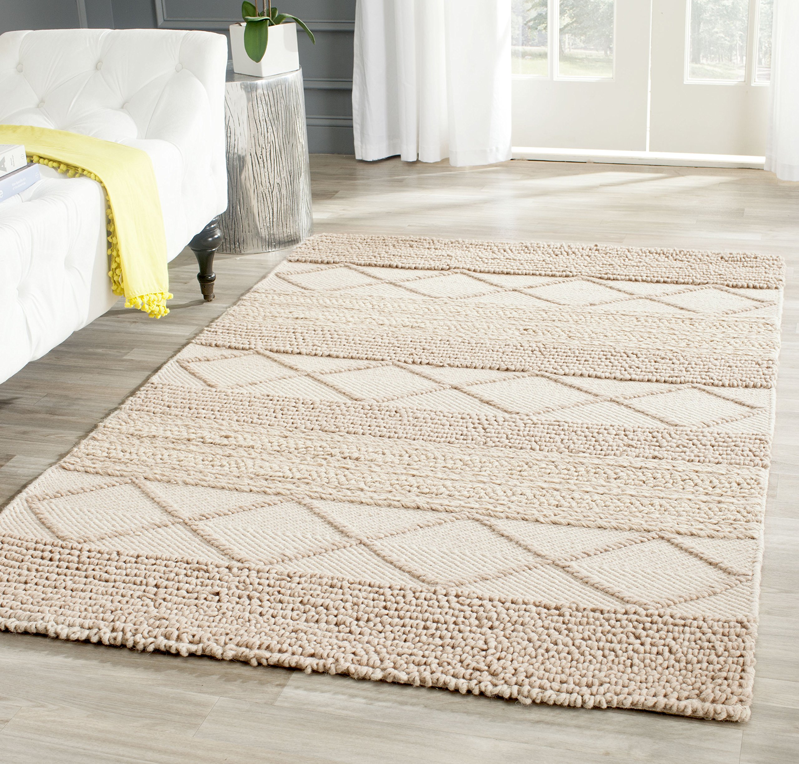 SAFAVIEH Natura Collection Accent Rug - 4' x 6', Beige, Handmade Wool, Ideal for High Traffic Areas in Entryway, Living Room, Bedroom (NAT217A)