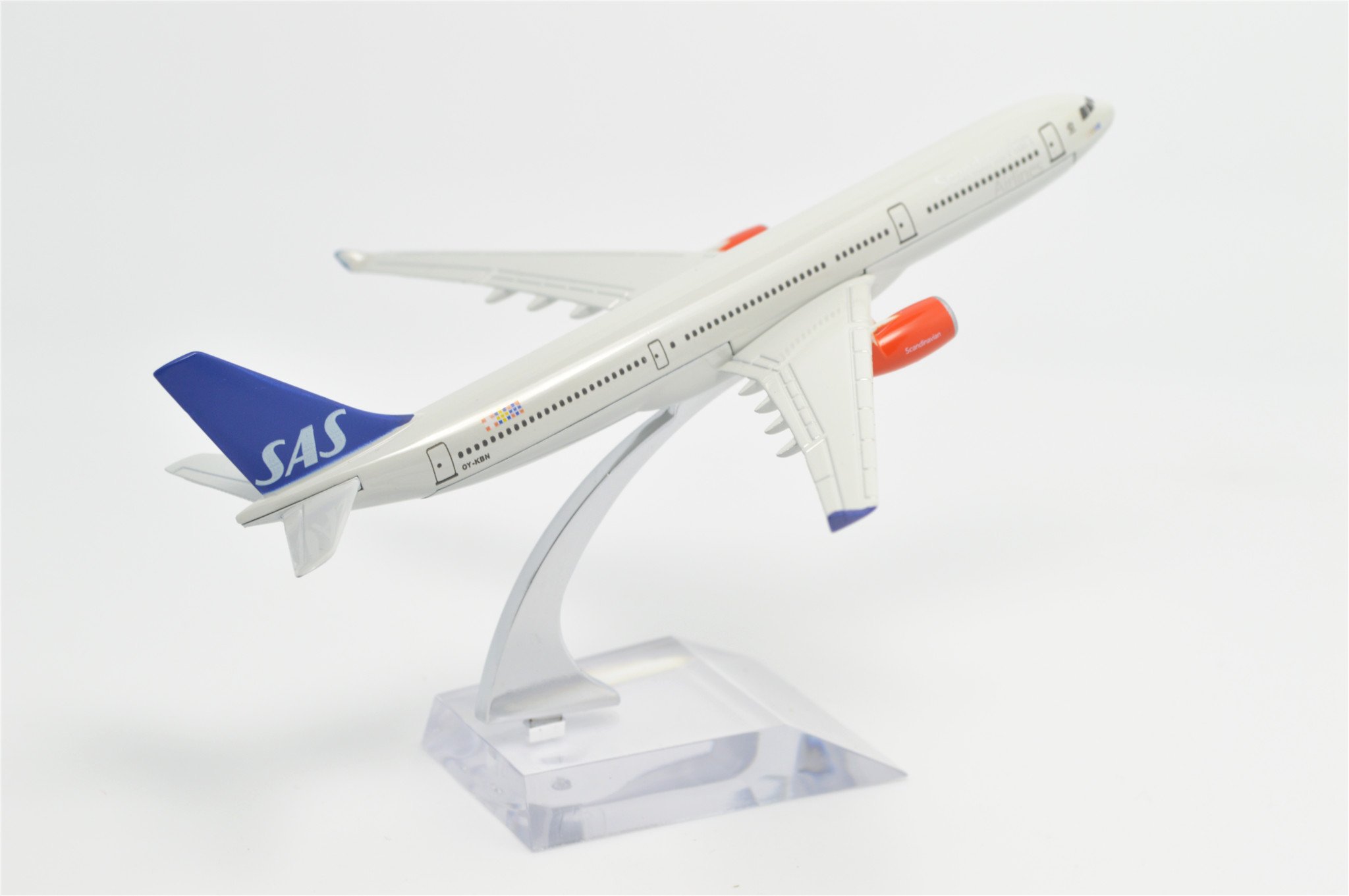 TANG DYNASTY(TM) 1:400 16cm Air Bus A330 Scandinavian Airlines SAS Metal Airplane Model Plane Toy Plane Model