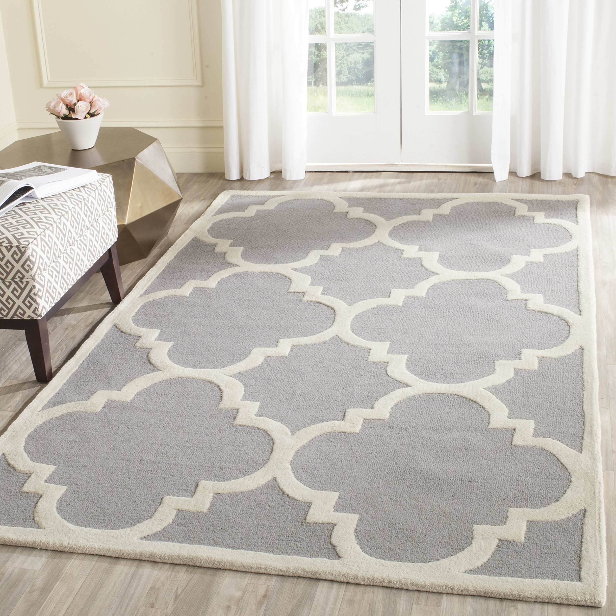 SAFAVIEH Cambridge Collection 4' x 6' Silver / Ivory CAM140D Handmade Moroccan Trellis Premium Wool Area Rug