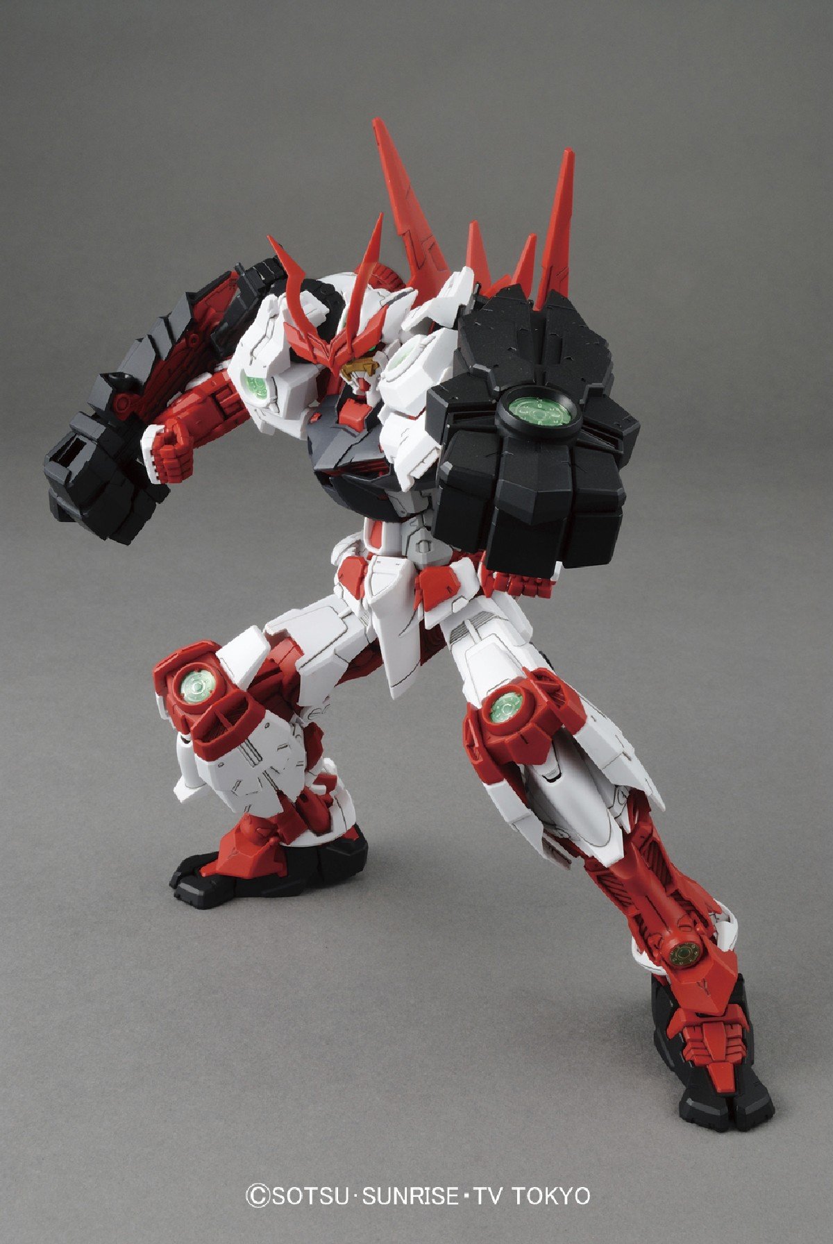 Bandai Hobby MG Sengoku Astray Gundam Model Kit (1/100 Scale)