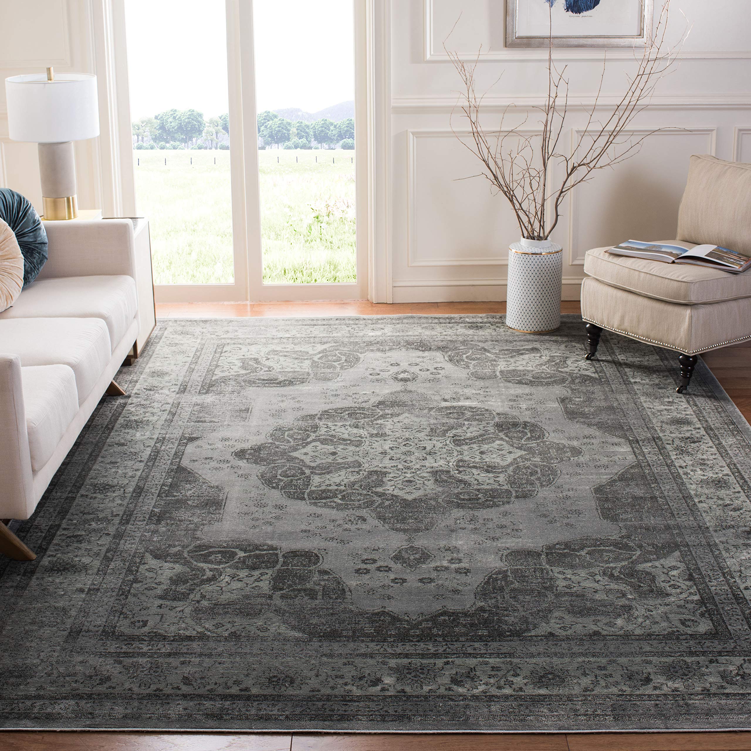 SAFAVIEH Vintage Collection Area Rug - 9' x 12', Grey & Multi, Oriental Traditional Distressed Viscose Design, Ideal for High Traffic Areas in Living Room, Bedroom (VTG158-770)