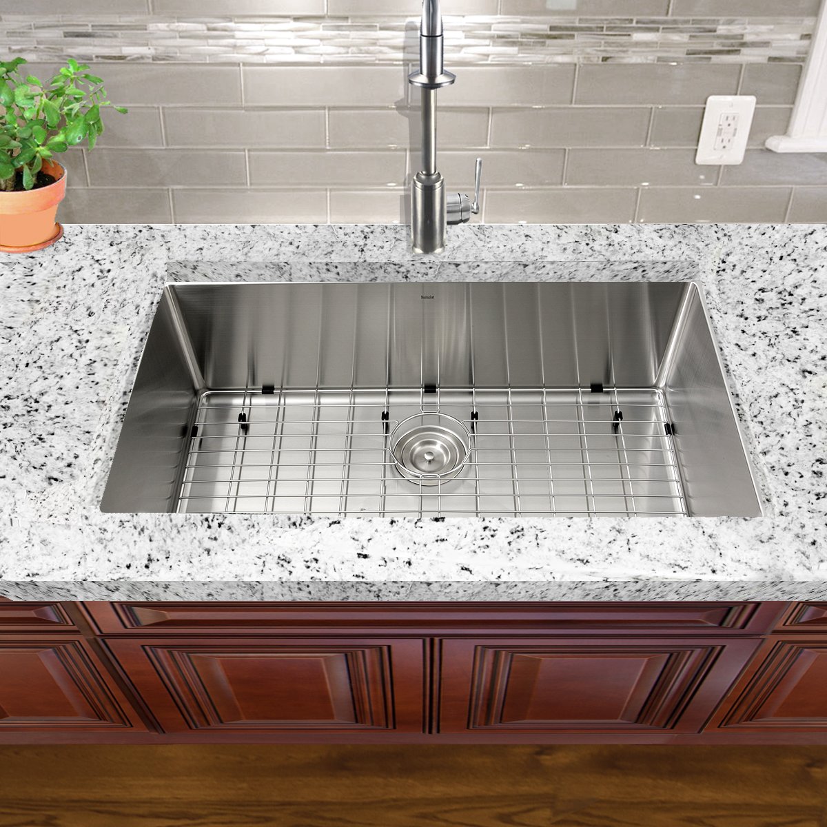 Nantucket Sinks SR3218-16 32-Inch Small Radius Rectangle Stainless Steel Undermount Kitchen Sink