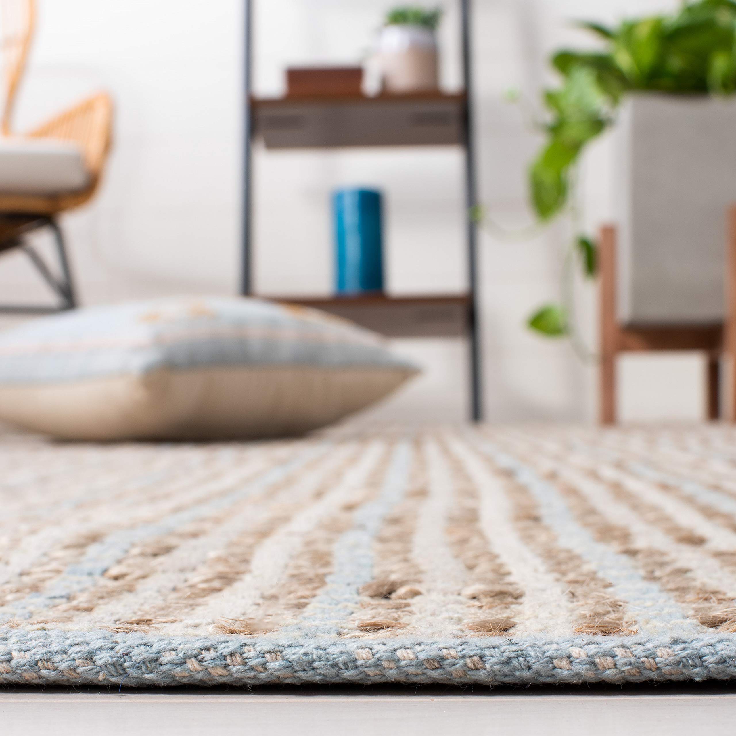 SAFAVIEH Cape Cod Collection Accent Rug - 4' x 6', Natural, Handmade Flat Weave Stripe Jute, Ideal for High Traffic Areas in Entryway, Living Room, Bedroom (CAP831A)