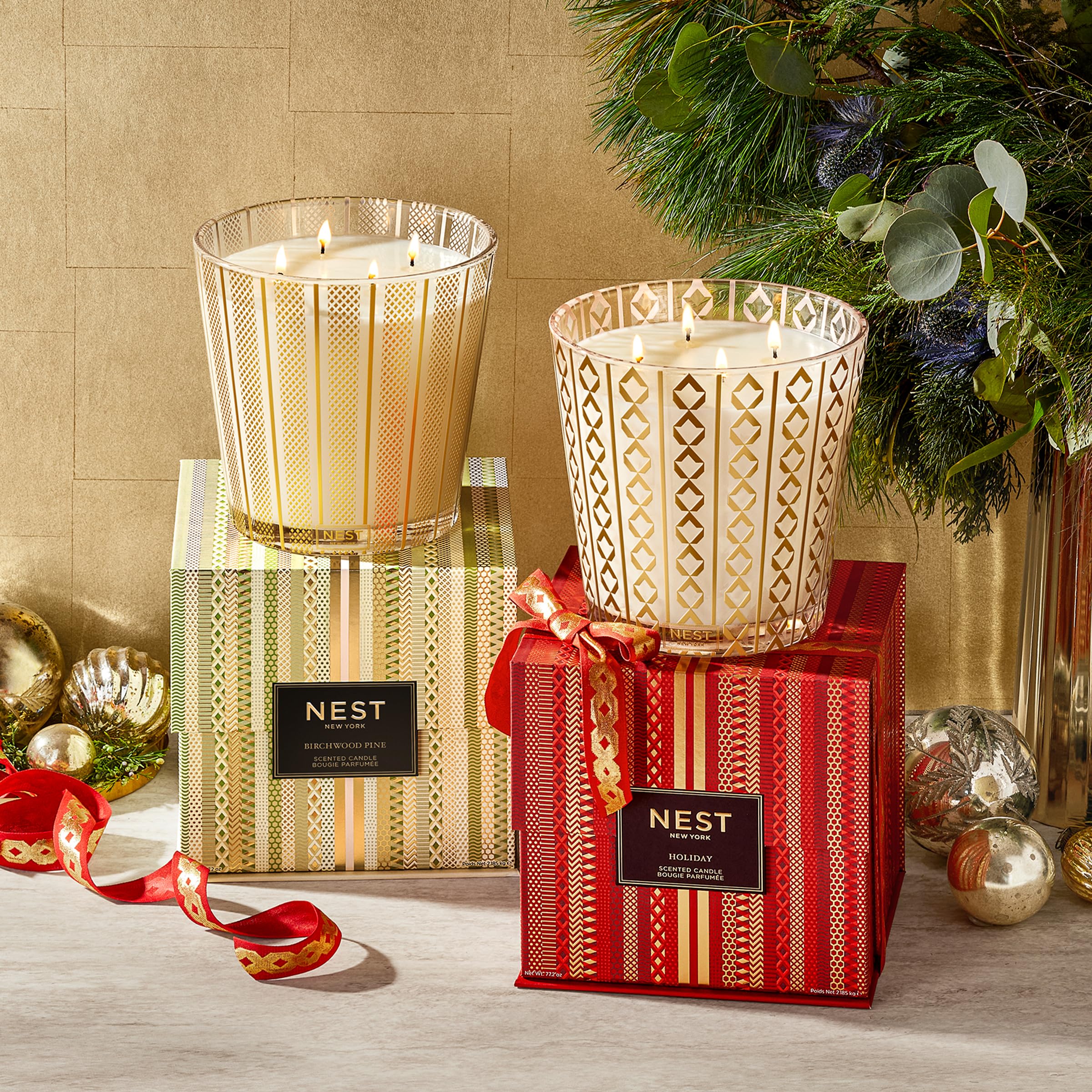 NEST New York Holiday Scented Grand Candle