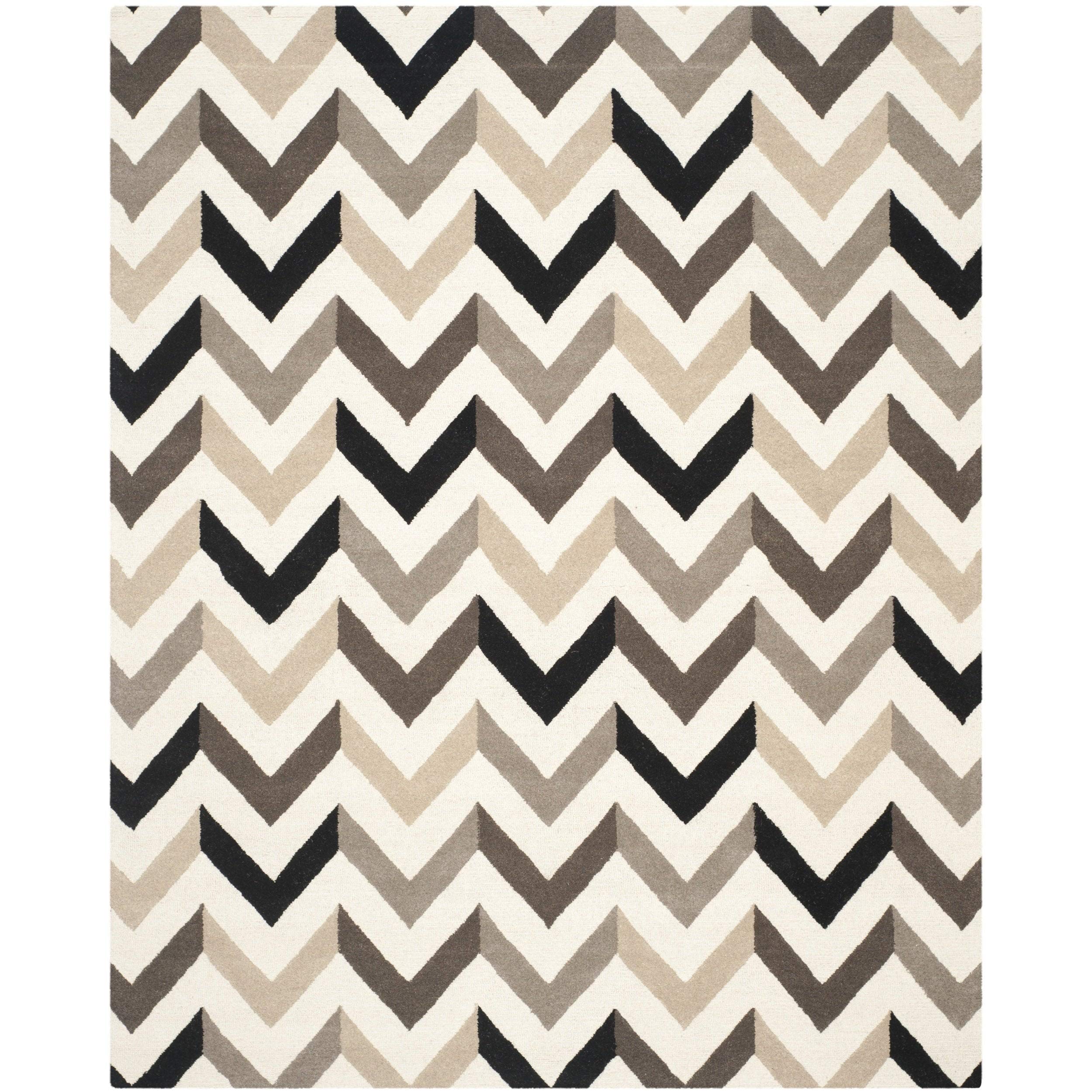 SAFAVIEH Cambridge Collection Area Rug - 8' x 10', Ivory & Black, Handmade Chevron Wool, Ideal for High Traffic Areas in Living Room, Bedroom (CAM580C)