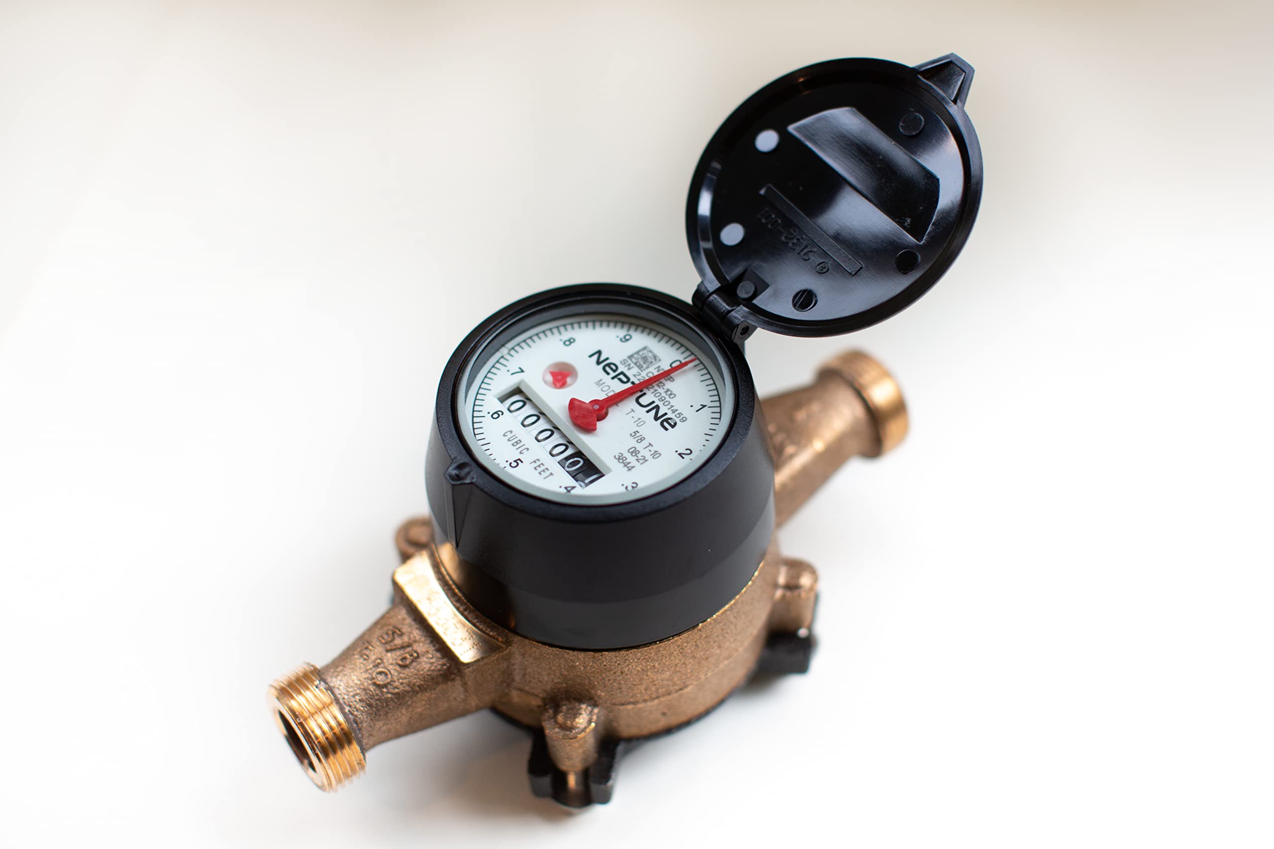 Neptune T-10 3/4" (5/8" x 3/4") Direct Read Bronze Meter with Couplings - Measuring in Cubic Feet