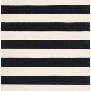 SAFAVIEH Montauk Collection Area Rug - 5' x 8', Black & Ivory, Handmade Flat Weave Boho Farmhouse Cotton Stripe, Ideal for High Traffic Areas in Living Room, Bedroom (MTK712D)