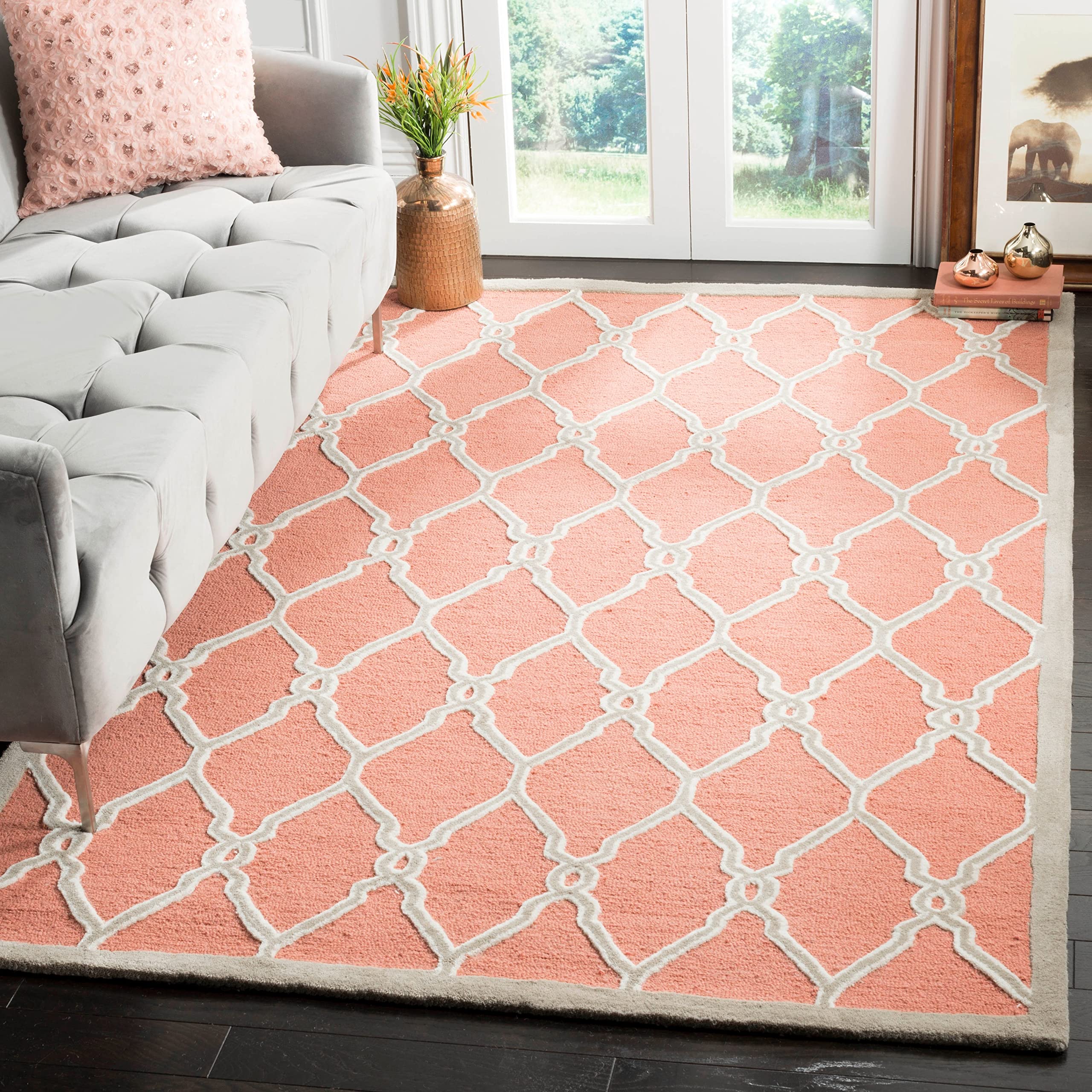 SAFAVIEH Cambridge Collection Area Rug - 5' x 8', Coral & Ivory, Handmade Moroccan Wool, Ideal for High Traffic Areas in Living Room, Bedroom (CAM352W)