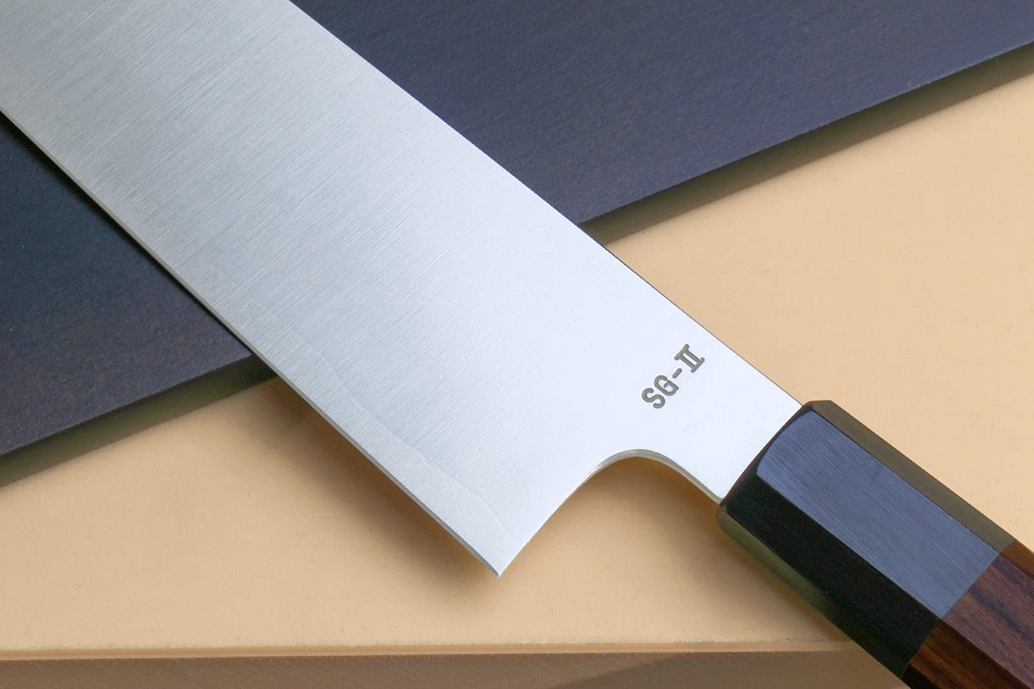 Yoshihiro SG2 (R2) Semi-Stainless Kiritsuke Chef Knife Rosewood Handle (10.5'' (270mm))