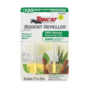 tomcat rodent repeller essential oil refill pack plug-in with lemongrass, cinnamon, and peppermint oil, 2 refill bottles