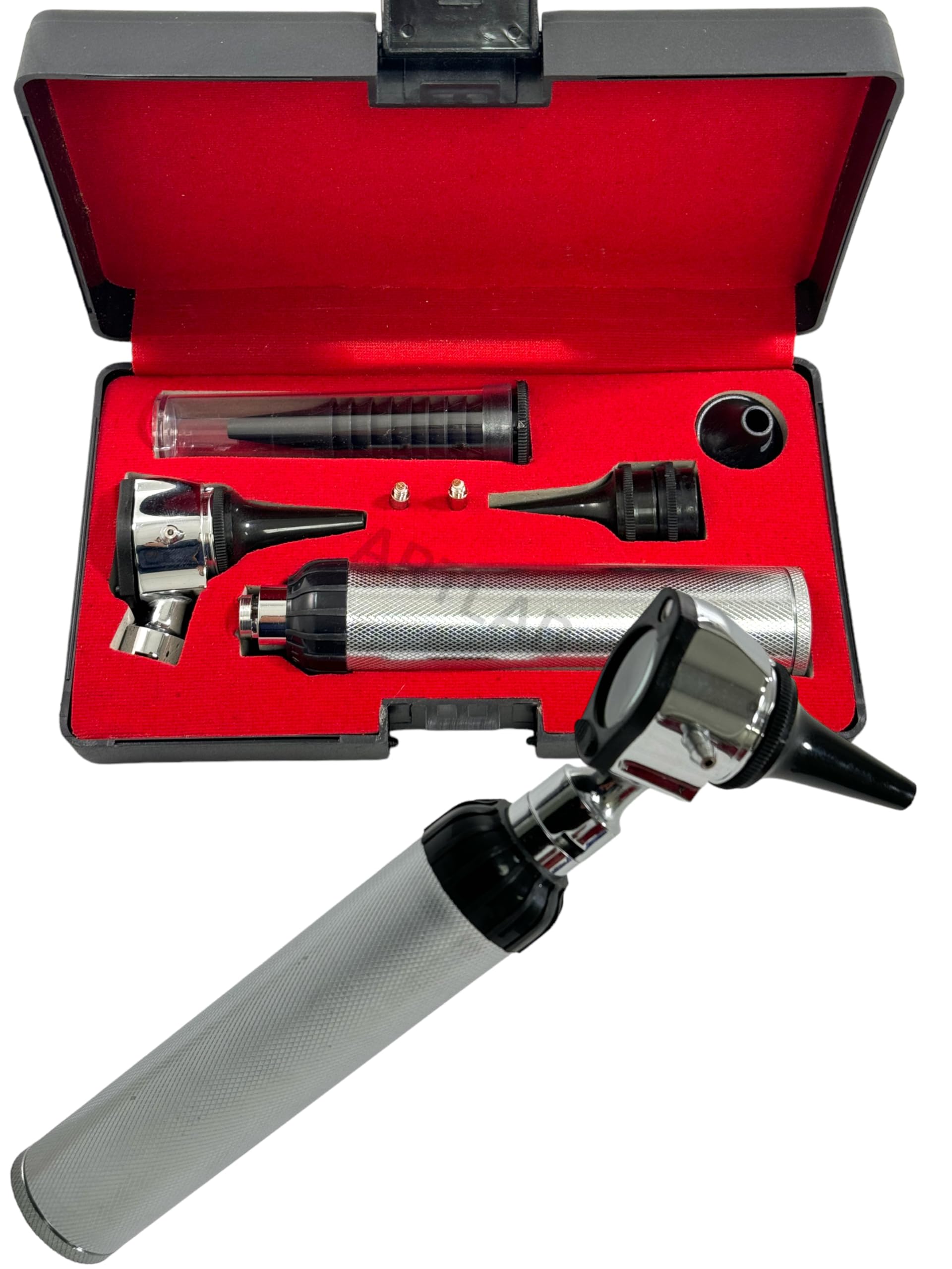 New SYNAMED USA 3.2V Otoscope Set Includes Set of Disposable Specula Adaptor and 3 Sizes of reuseable Specula Plus Hard CaseCase + 2FREE Bulb (CYNAMED Brand