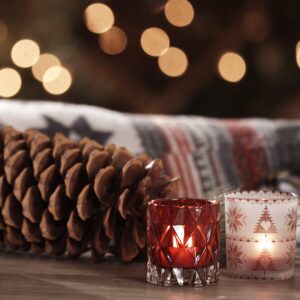 YANKEE CANDLE Sparkling Cinnamon Tealight Candles, Red