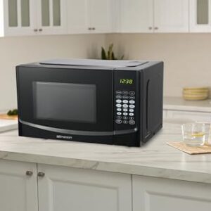 Emerson MW9255B Countertop Microwave Oven, 6 Pre-Programmed Settings, Removable Glass Turntable and Child Safety Lock, 0.9 Cu ft, 900W, Black