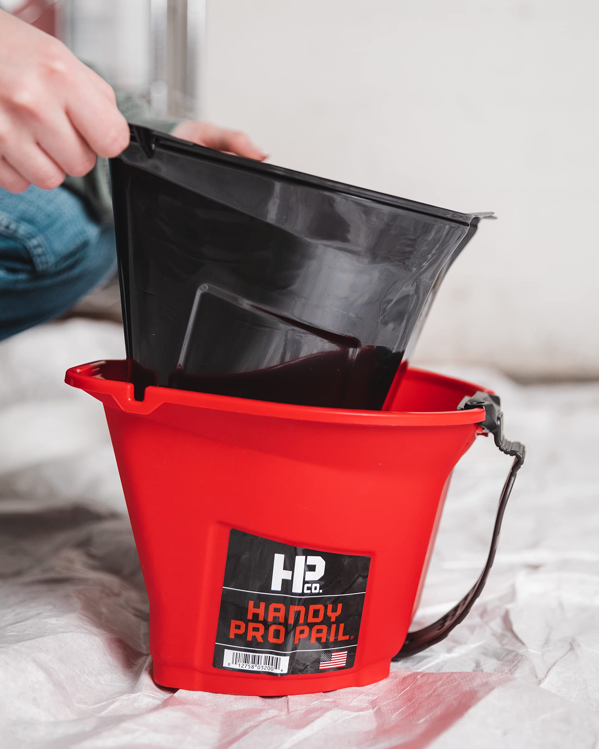 Handy Paint Pro Pail, Holds 1/2 Gallon of Paint or Stain, Accommodates up to a 6 1/2 inch Mini-Roller and 3 inch Brush