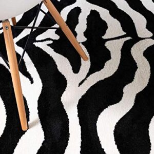 Unique Loom Wildlife Collection Area Rug - Okapi (3' 3" x 5' 3" Rectangle Black/Cream)