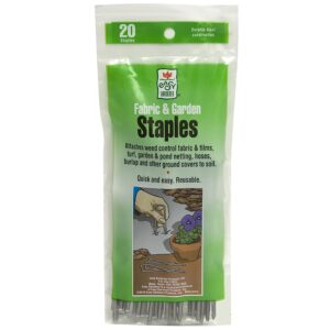 easy gardener fabric & garden staples commercial grade attaches landscape fabric and turf to soil (4.5 inches x 1 inch) 11 gauge reusable garden staple, 20 pack