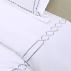 Superior 200 Thread Count 100% Cotton Embroidered Lorenz Duvet Cover Set, King/California King