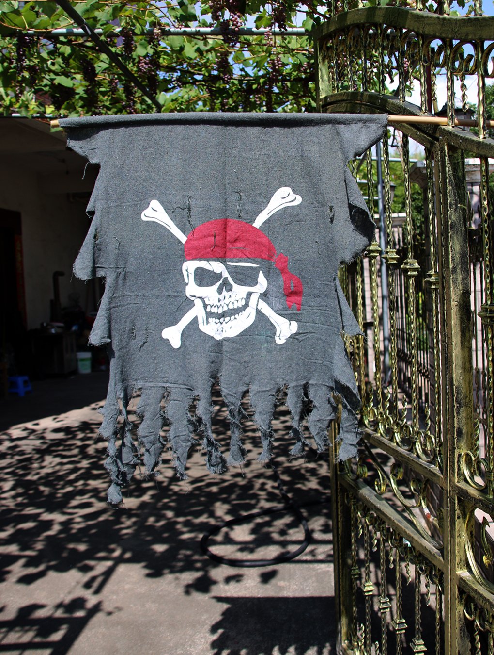 LANGXUN 2pcs Large Size 3ft x 2.5ft Retro and Weathered linen Pirate Flag for Halloween Decorations, Pirate Party, Kids Room Décor (Black-1pcs)