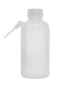 eisco wash bottle, 500ml - polyethylene - translucent, unbreakable - screw cap with down spout for dispensing liquid labs